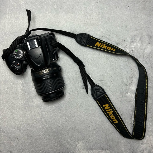 Nikon camera D5100 - Picture 3 of 3